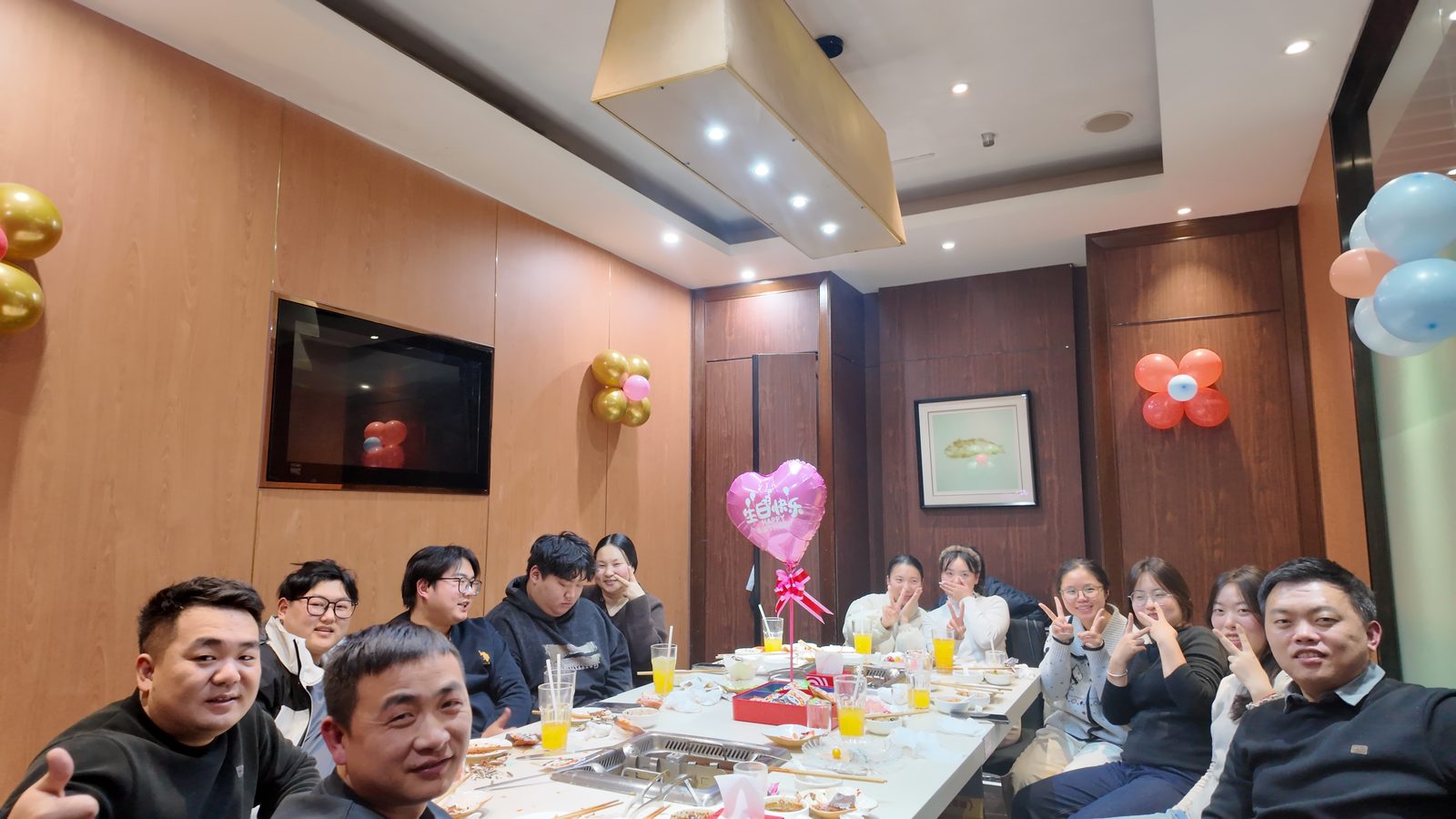 景同钢铁2025年团队聚餐活动